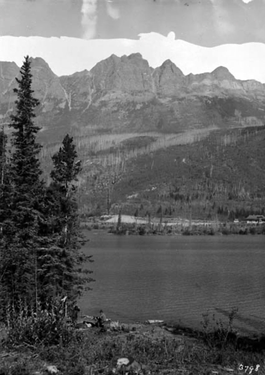 Yellowhead Lake, showing Lucerne Station (G.T.P.). Photo: William Topley, 1914